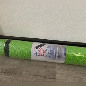 Hello 👋🏾 fit yoga 🧘🏾‍♀️ mat 💚